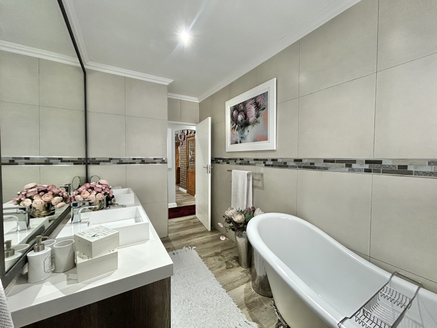 3 Bedroom Property for Sale in Noorsekloof Eastern Cape